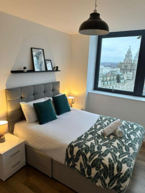 Stunning City View Apartment by Central Stay